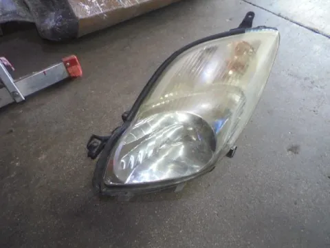 Φανάρι Εμπρός Αριστερό για TOYOTA YARIS (2009 - 2012) (XP90) Φανάρι Εμπρός Αριστερό για TOYOTA YARIS (2009 - 2012) (XP90)