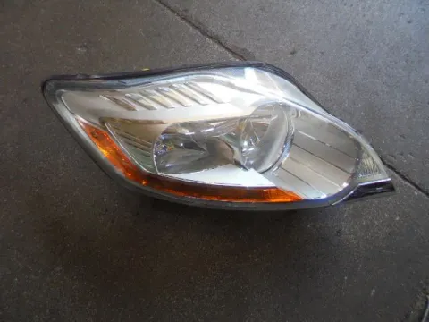 Φανάρι Εμπρός Δεξί για FORD KUGA (2008 - 2012) Φανάρι Εμπρός Δεξί για FORD KUGA (2008 - 2012)