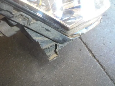 Φανάρι Εμπρός Δεξί (Ελαττωματική Βάση) για TOYOTA COROLLA VERSO (2004 -2008) (R10) -  Φανάρι Εμπρός Δεξί (Ελαττωματική Βάση) για TOYOTA COROLLA VERSO (2004 -2008) (R10) -