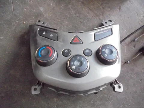 Χειριστήρια Καλοριφέρ 95465996 για CHEVROLET - DAEWOO AVEO (2011- ) ( ) Χειριστήρια Καλοριφέρ 95465996 για CHEVROLET - DAEWOO AVEO (2011- ) ( )
