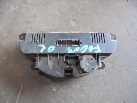 Χειριστήρια Καλοριφέρ 2M5H18C612BC για FORD FOCUS (1998 - 2001) Mk1a -  Χειριστήρια Καλοριφέρ 2M5H18C612BC για FORD FOCUS (1998 - 2001) Mk1a -