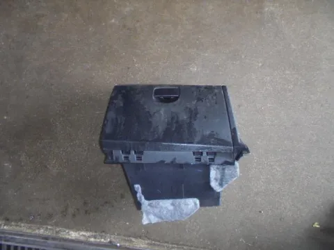 Ντουλαπάκι για HYUNDAI i20 (2009 - 2011) *Γ* Ντουλαπάκι για HYUNDAI i20 (2009 - 2011) *Γ*
