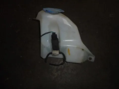 Δοχείο Υαλοκαθαριστήρων Με Μοτέρ για VW POLO (1994 - 1999) (6N1) Δοχείο Υαλοκαθαριστήρων Με Μοτέρ για VW POLO (1994 - 1999) (6N1)
