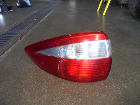 Φανάρι Πίσω Αριστερό (ΡΑΓΙΣΜΕΝΟ) για FORD C-MAX (2011 - 2014) () Φανάρι Πίσω Αριστερό (ΡΑΓΙΣΜΕΝΟ) για FORD C-MAX (2011 - 2014) ()