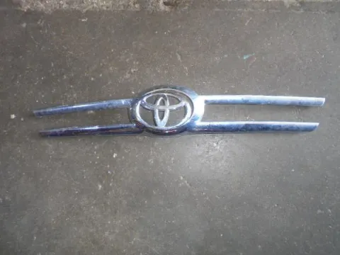 Μάσκα Με Σήμα για TOYOTA RAV-4 (2006 - 2009) (XA30) Μάσκα Με Σήμα για TOYOTA RAV-4 (2006 - 2009) (XA30)