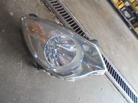 Φανάρι Εμπρός Δεξί (Σπασμένη Βάση) για OPEL AGILA (2008 - ) Φανάρι Εμπρός Δεξί (Σπασμένη Βάση) για OPEL AGILA (2008 - )