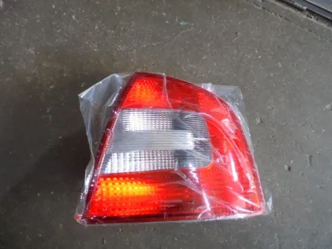 Φανάρι Πίσω Δεξί (Ελαττωματικό) για SKODA OCTAVIA (2008 - 2013) 5 (1Z3-5) Hatchback - 5dr ΙΜΙΤΑΣΙΟΝ Φανάρι Πίσω Δεξί (Ελαττωματικό) για SKODA OCTAVIA (2008 - 2013) 5 (1Z3-5) Hatchback - 5dr ΙΜΙΤΑΣΙΟΝ