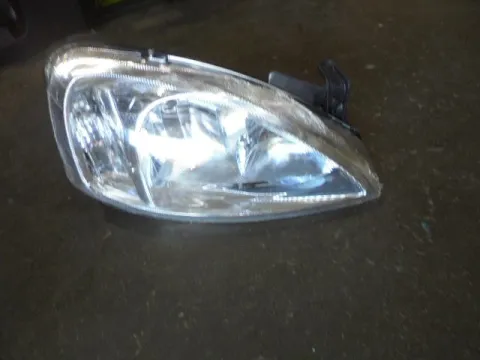 Φανάρι Εμπρός Δεξί (Σπασμένη Βάση) για OPEL CORSA (2004 - 2006) C ΙΜΙΤΑΣΙΟΝ Φανάρι Εμπρός Δεξί (Σπασμένη Βάση) για OPEL CORSA (2004 - 2006) C ΙΜΙΤΑΣΙΟΝ
