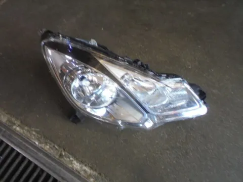 Φανάρι Εμπρός Δεξί (Σπασμένη Βάση) για CITROEN C3 (2010 - 2014) , (2014 - 2017) ΙΜΙΤΑΣΙΟΝ Φανάρι Εμπρός Δεξί (Σπασμένη Βάση) για CITROEN C3 (2010 - 2014) , (2014 - 2017) ΙΜΙΤΑΣΙΟΝ