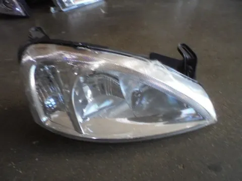 Φανάρι Εμπρός Δεξί (Ελαττωματικό) για OPEL CORSA (2004 - 2006) C ΙΜΙΤΑΣΙΟΝ Φανάρι Εμπρός Δεξί (Ελαττωματικό) για OPEL CORSA (2004 - 2006) C ΙΜΙΤΑΣΙΟΝ