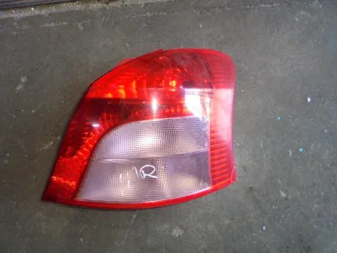 Φανάρι Πίσω Δεξί (Ελαττωματικό) για TOYOTA YARIS (2006 - 2009) (KL9) Φανάρι Πίσω Δεξί (Ελαττωματικό) για TOYOTA YARIS (2006 - 2009) (KL9)