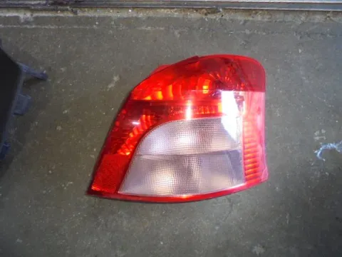 Φανάρι Πίσω Δεξί (Ελαττωματικό) για TOYOTA YARIS (2006 - 2009) (KL9) Φανάρι Πίσω Δεξί (Ελαττωματικό) για TOYOTA YARIS (2006 - 2009) (KL9)