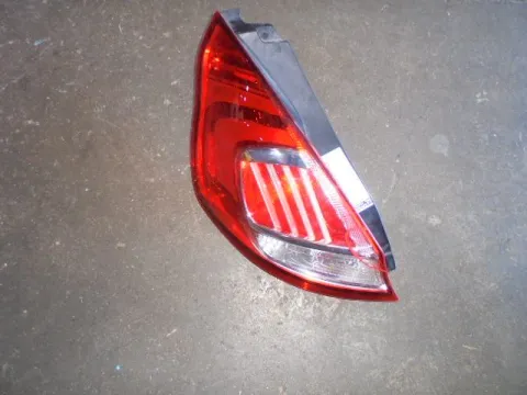 Φανάρι Πίσω Αριστερό (Ραγισμένο) για FORD FIESTA (2012 - 2017) Mk7 Φανάρι Πίσω Αριστερό (Ραγισμένο) για FORD FIESTA (2012 - 2017) Mk7