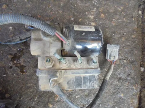 Μονάδα ABS 10.0447-0730.3 για SAAB 9000 (1994 - 1998) Μονάδα ABS 10.0447-0730.3 για SAAB 9000 (1994 - 1998)