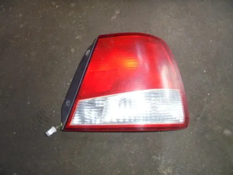 Φανάρι Πίσω Δεξί (Ραγισμένο) για HYUNDAI ACCENT (1999 - 2002) (CG) (LC) Hatchback - 3dr , Hatchback - 5dr Φανάρι Πίσω Δεξί (Ραγισμένο) για HYUNDAI ACCENT (1999 - 2002) (CG) (LC) Hatchback - 3dr , Hatchback - 5dr
