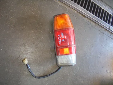 Φανάρι Πίσω Δεξί για MAZDA B-Series (1977 - 1985)