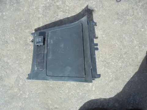 Κονσόλα 1K0857961 για VW GOLF (2004 - 2008) Mk5 (1K1) *Ε* Κονσόλα 1K0857961 για VW GOLF (2004 - 2008) Mk5 (1K1) *Ε*