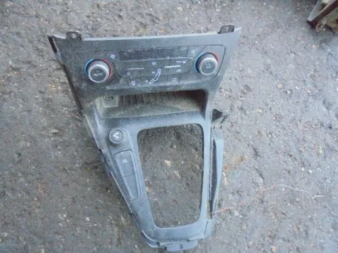 Κονσόλα Λεβιέ Με Χειριστήρια Καλοριφέρ F1ET18C612AJ για FORD FOCUS (2014 - 2017) 1000 (M1DD) Petrol Ecoboost 125hp *Ε* Κονσόλα Λεβιέ Με Χειριστήρια Καλοριφέρ F1ET18C612AJ για FORD FOCUS (2014 - 2017) 1000 (M1DD) Petrol Ecoboost 125hp *Ε*