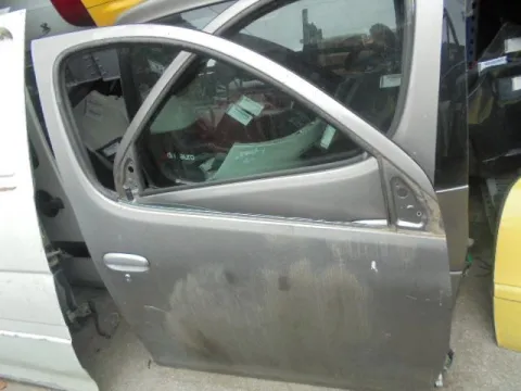 Πόρτα Εμπρός Δεξιά (Λίγο Χτυπημένη ) για TOYOTA YARIS VERSO (1999 - 2002) (XP20) *Ε* Πόρτα Εμπρός Δεξιά (Λίγο Χτυπημένη ) για TOYOTA YARIS VERSO (1999 - 2002) (XP20) *Ε*