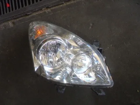 Φανάρι Εμπρός Δεξί για TOYOTA COROLLA VERSO (2004 -2008) (R10)