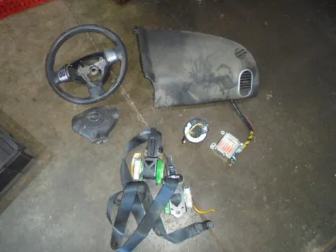 Σετ Αερόσακων Εμπρός (χ.Ταμπλό) (Με Καπάκι) για OPEL AGILA (2008 - ) *Γ* Σετ Αερόσακων Εμπρός (χ.Ταμπλό) (Με Καπάκι) για OPEL AGILA (2008 - ) *Γ*