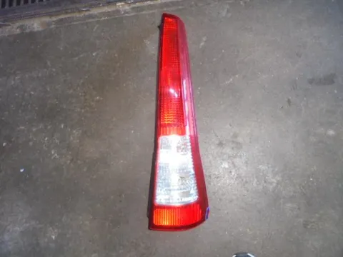 Φανάρι Πίσω Δεξί (Ελαττωματικό) για DAIHATSU CUORE (2003 - 2006) VII Φανάρι Πίσω Δεξί (Ελαττωματικό) για DAIHATSU CUORE (2003 - 2006) VII