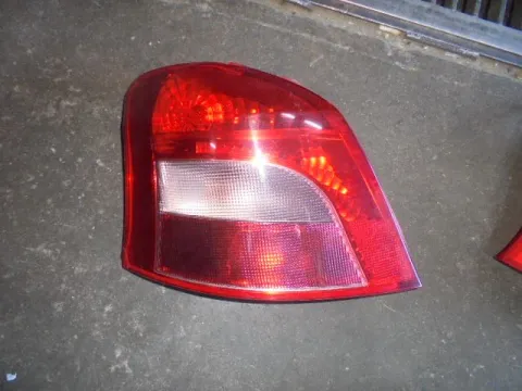 Φανάρι Πίσω Αριστερό (Ελαττωματικό) για TOYOTA YARIS (2006 - 2009) (KL9) Φανάρι Πίσω Αριστερό (Ελαττωματικό) για TOYOTA YARIS (2006 - 2009) (KL9)