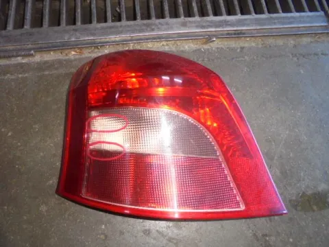Φανάρι Πίσω Αριστερό (Ραγισμένο) για TOYOTA YARIS (2006 - 2009) (KL9) Φανάρι Πίσω Αριστερό (Ραγισμένο) για TOYOTA YARIS (2006 - 2009) (KL9)