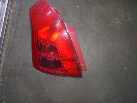 Φανάρι Πίσω Αριστερό (Ελαττωματικό) για SUZUKI SWIFT (2006 - 2008) (RS) Φανάρι Πίσω Αριστερό (Ελαττωματικό) για SUZUKI SWIFT (2006 - 2008) (RS)