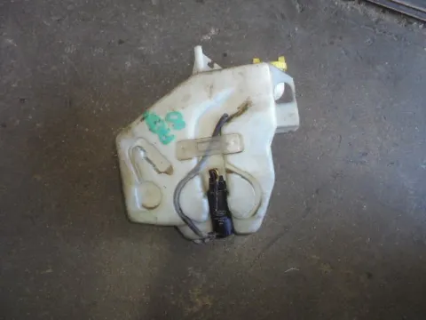 Δοχείο Υαλοκαθαριστήρων Με Μοτέρ για FORD FIESTA (1999 - 2002) Mk4b Δοχείο Υαλοκαθαριστήρων Με Μοτέρ για FORD FIESTA (1999 - 2002) Mk4b