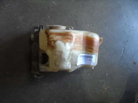 Δοχείο Υαλοκαθαριστήρων για NISSAN D21 - 720 - 520 (1986 - 1997) D21 Δοχείο Υαλοκαθαριστήρων για NISSAN D21 - 720 - 520 (1986 - 1997) D21
