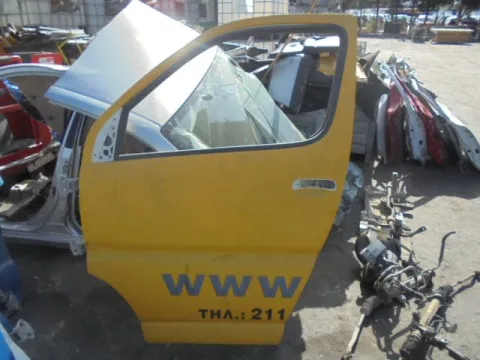 Πόρτα Εμπρός Αριστερή Λίγο Χτυπημένη για TOYOTA HI-ACE (1996 - 2006) (XH10) Πόρτα Εμπρός Αριστερή Λίγο Χτυπημένη για TOYOTA HI-ACE (1996 - 2006) (XH10)