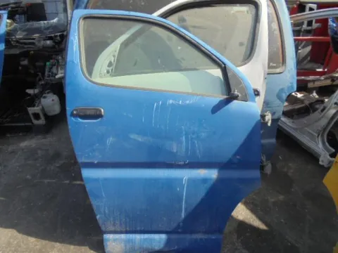 Πόρτα Εμπρός Δεξιά Λίγο Χτυπημένη για TOYOTA HI-ACE (1996 - 2006) (XH10) Πόρτα Εμπρός Δεξιά Λίγο Χτυπημένη για TOYOTA HI-ACE (1996 - 2006) (XH10)