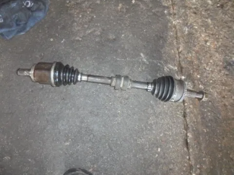 Ημιαξόνιο Εμπρός Αριστερό Με ABS για NISSAN PRIMERA (1996 - 1999) (P11) Ημιαξόνιο Εμπρός Αριστερό Με ABS για NISSAN PRIMERA (1996 - 1999) (P11)