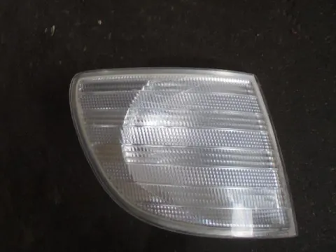 Φλας Εμπρός Δεξιό (Ραγισμένο) για MERCEDES VITO (1996 - 2003) (W638) Φλας Εμπρός Δεξιό (Ραγισμένο) για MERCEDES VITO (1996 - 2003) (W638)
