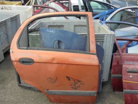 Πόρτα Πίσω Δεξιά (Λίγο Χτυπημένη) για CHEVROLET - DAEWOO MATIZ (2005 - 2010) (M200) *Γ* Πόρτα Πίσω Δεξιά (Λίγο Χτυπημένη) για CHEVROLET - DAEWOO MATIZ (2005 - 2010) (M200) *Γ*