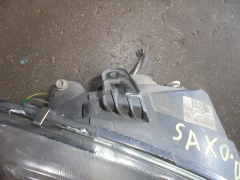Φανάρι Εμπρός Δεξί (Σπασμένη Βάση) για CITROEN SAXO (1999 - 2002) (S) -  Φανάρι Εμπρός Δεξί (Σπασμένη Βάση) για CITROEN SAXO (1999 - 2002) (S) -