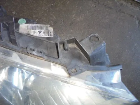 Φανάρι Εμπρός Δεξί (Σπασμένη Βάση) για PEUGEOT 307 (2005 - 2008) -  Φανάρι Εμπρός Δεξί (Σπασμένη Βάση) για PEUGEOT 307 (2005 - 2008) -