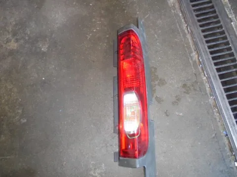 Φανάρι Πίσω Δεξί (Ραγισμένο) για RENAULT TRAFFIC (2006 - 2014) (FL) Φανάρι Πίσω Δεξί (Ραγισμένο) για RENAULT TRAFFIC (2006 - 2014) (FL)