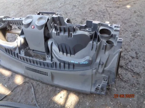 Ταμπλό για MITSUBISHI COLT (2005 - 2008 ) (CZ) *ΔΒ* Ταμπλό για MITSUBISHI COLT (2005 - 2008 ) (CZ) *ΔΒ*