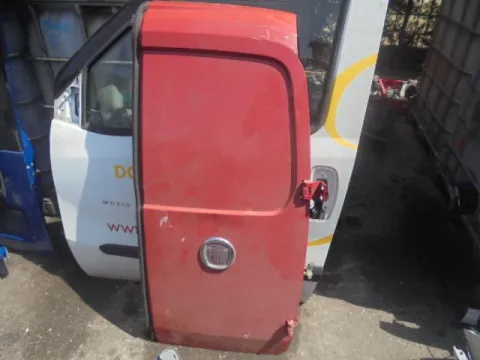 Πόρτα Πίσω Δεξιά Δίφυλλη Χ.Τζάμι για FIAT FIORINO (2008 -) , CITROEN NEMO (2008 - ) II , QUBO (2008 - ) Πόρτα Πίσω Δεξιά Δίφυλλη Χ.Τζάμι για FIAT FIORINO (2008 -) , CITROEN NEMO (2008 - ) II , QUBO (2008 - )