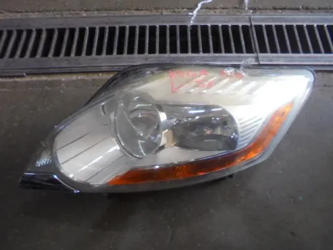 Φανάρι Εμπρός Αριστερό για FORD KUGA (2008 - 2012) Φανάρι Εμπρός Αριστερό για FORD KUGA (2008 - 2012)