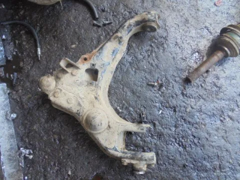 Ψαλίδι Εμπρός Αριστερό για MITSUBISHI L200 (1993 -1996) (K10T) (K30T) 4*4 Ψαλίδι Εμπρός Αριστερό για MITSUBISHI L200 (1993 -1996) (K10T) (K30T) 4*4