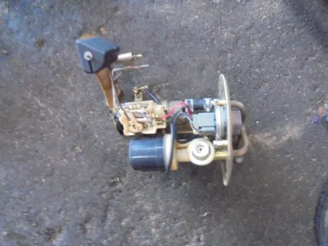 Αντλία Καυσίμου (Τρόμπα Βενζίνης) για TOYOTA COROLLA (2000 - 2002) (ZE111) Αντλία Καυσίμου (Τρόμπα Βενζίνης) για TOYOTA COROLLA (2000 - 2002) (ZE111)