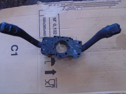 Διακόπτης Φώτων-Φλάς για VW GOLF (2009 - 2013) Mk6 (5K1) Διακόπτης Φώτων-Φλάς για VW GOLF (2009 - 2013) Mk6 (5K1)