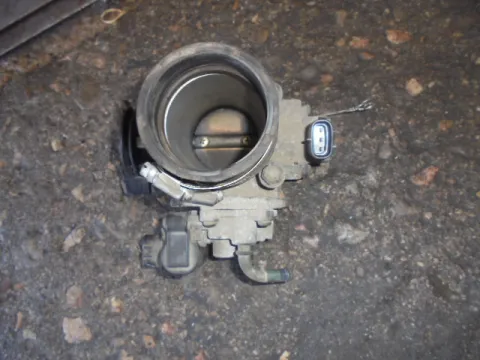 Σώμα Πεταλούδας για SUZUKI IGNIS (2000 - 2003) (RG) 1300 M13A petrol 83  (51) Σώμα Πεταλούδας για SUZUKI IGNIS (2000 - 2003) (RG) 1300 M13A petrol 83  (51)