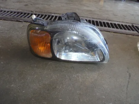 Φανάρι Εμπρός Δεξί (Σπασμένη Βάση) για SUZUKI BALENO (1998 - 2001) (SY) Φανάρι Εμπρός Δεξί (Σπασμένη Βάση) για SUZUKI BALENO (1998 - 2001) (SY)