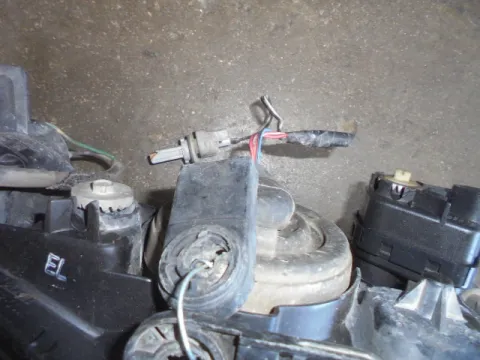 Φανάρι Εμπρός Δεξί (Σπασμένη Βάση) για SUZUKI BALENO (1998 - 2001) (SY) -  Φανάρι Εμπρός Δεξί (Σπασμένη Βάση) για SUZUKI BALENO (1998 - 2001) (SY) -