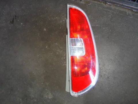 Φανάρι Πίσω Δεξί (Ραγισμένο) για SKODA ROOMSTER (2006 - 2011) (5J) Φανάρι Πίσω Δεξί (Ραγισμένο) για SKODA ROOMSTER (2006 - 2011) (5J)