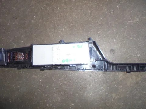 Διακόπτης Παραθύρων Κεντρικός Αριστερής 4πλος 12+8pin για SSANGYONG KORANDO (2019 - ) (C300) - 